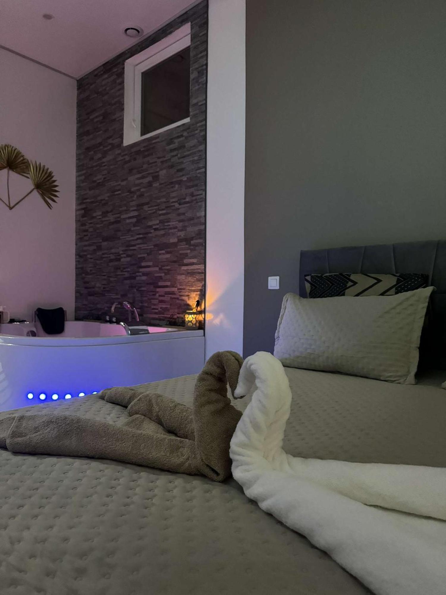 Suite Gold By L Amaryllis I Jacuzzi & Sauna Prive I Centre Beziers Arrivee Autonome Kültér fotó